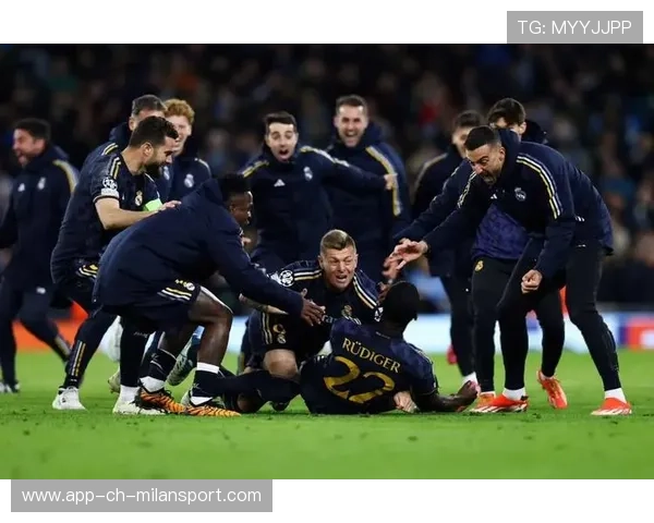 皇马目标拜仁26岁中卫,2进2出助力球队大刀阔斧重建,皇马2_1拜仁 皇马目标拜仁26岁中卫,2进2出助力球队大刀阔斧重建,皇马2_1拜仁